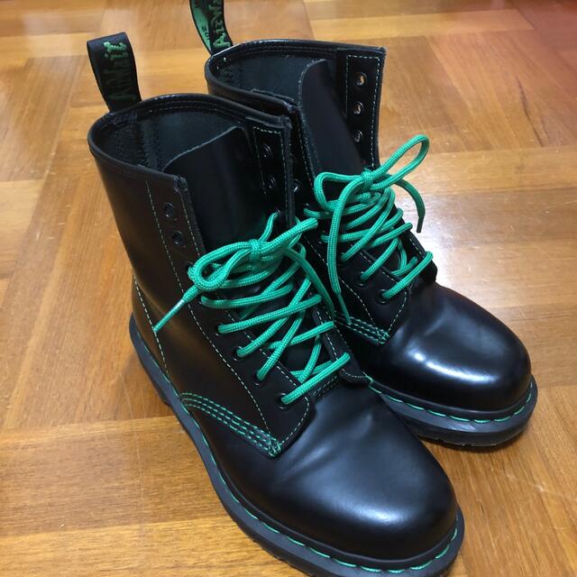 Dr.Martens(ドクターマーチン)のドクターマーチン　uk5 8ホール　黒　緑　ブラック　グリーン　♪ レディースの靴/シューズ(ブーツ)の商品写真