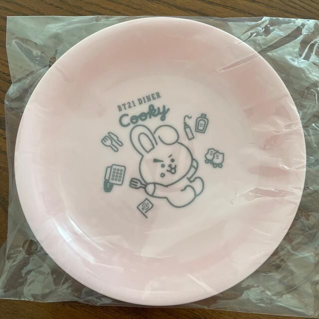 BT21(ビーティーイシビル)の一番くじ クッキー COOKY 皿 ファミリーマート BT21 diner エンタメ/ホビーのおもちゃ/ぬいぐるみ(キャラクターグッズ)の商品写真