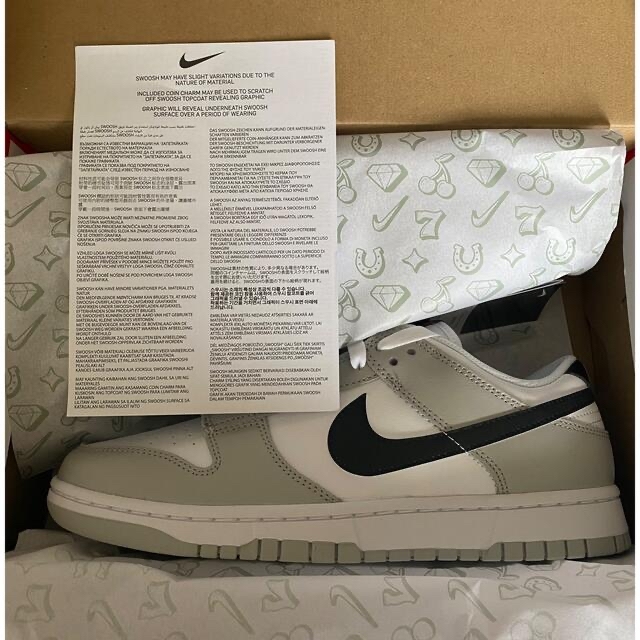 NIKE(ナイキ)のNIKE DUNK LOW RETRO SE ロッタリー GREY FOG 27 メンズの靴/シューズ(スニーカー)の商品写真