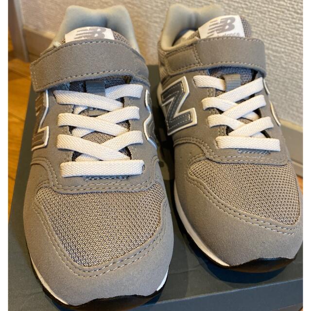 New Balance(ニューバランス)のニューバランス newbalance YV966 グレー 19cm キッズ/ベビー/マタニティのキッズ靴/シューズ(15cm~)(スニーカー)の商品写真