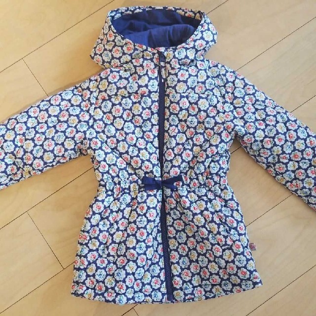 Cath Kidston(キャスキッドソン)のCath Kidston　アウター　110センチ キッズ/ベビー/マタニティのキッズ服女の子用(90cm~)(コート)の商品写真