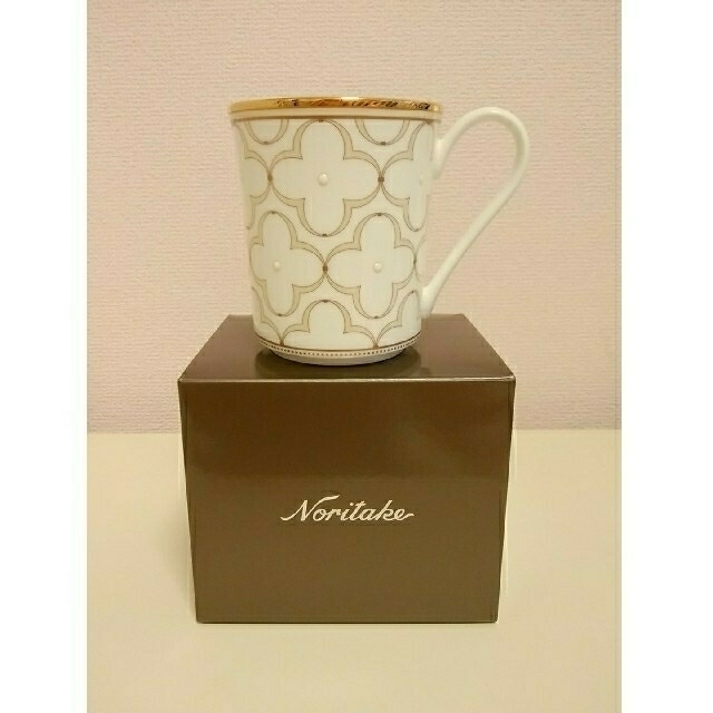 Noritake(ノリタケ)のノリタケ⭐マグカップ⭐ゴールド⭐クローバー⭐ボーンチャイナ インテリア/住まい/日用品のキッチン/食器(グラス/カップ)の商品写真