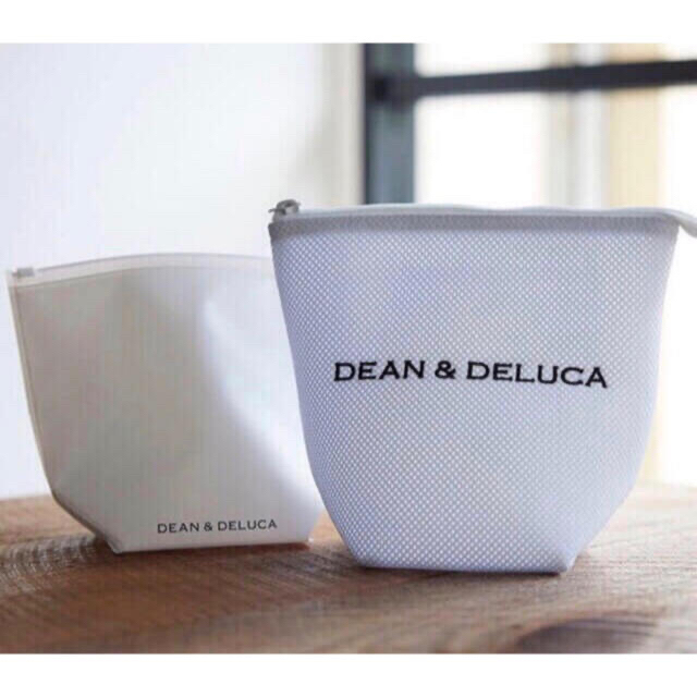 DEAN & DELUCA(ディーンアンドデルーカ)の新品未開封 DEAN&DELUCA クッション バッグインバッグ ホワイト S レディースのファッション小物(ポーチ)の商品写真