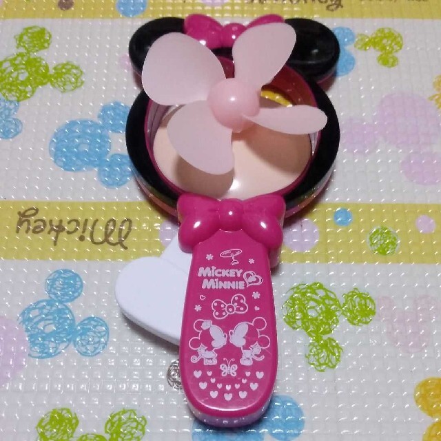 ミッキーマウス☆ミニーマウス☆手動扇風機☆ピンク色☆☆(=゜ω゜)ﾉ スマホ/家電/カメラの冷暖房/空調(扇風機)の商品写真