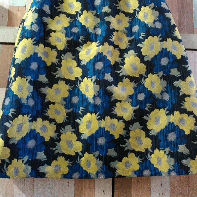 秋冬春用　花柄Aラインスカート　Sサイズ レディースのスカート(ロングスカート)の商品写真