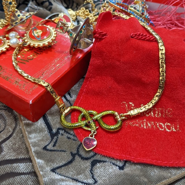 Vivienne Westwood(ヴィヴィアンウエストウッド)の25年前　スネイクモチーフ　ネックレス　ヴィヴィアン レディースのアクセサリー(ネックレス)の商品写真