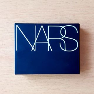 ナーズ(NARS)のライトリフレクティングセッティングパウダー(フェイスパウダー)