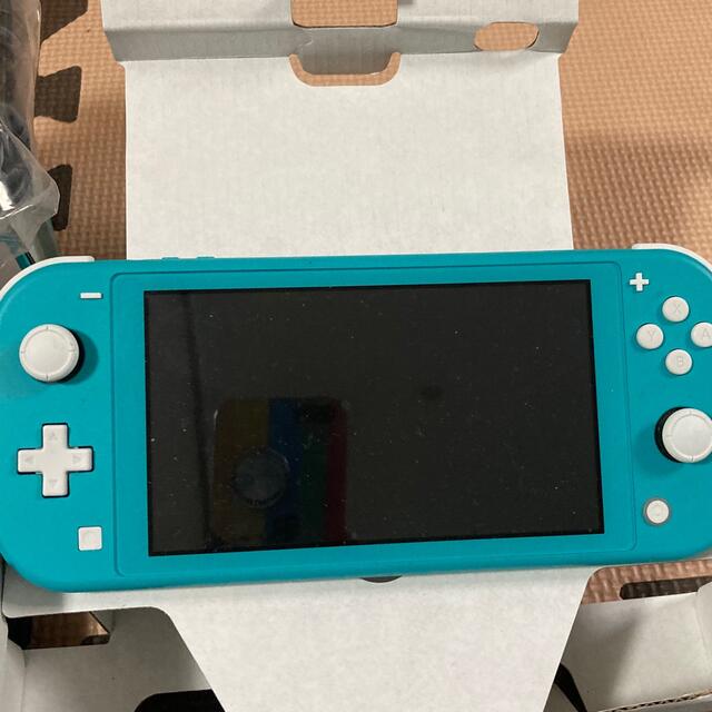 任天堂スイッチ　ライト　ターコイズ　ケース、画面フィルム付 1