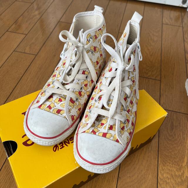 CONVERSE(コンバース)のプーさんconverse21センチ キッズ/ベビー/マタニティのキッズ靴/シューズ(15cm~)(スニーカー)の商品写真