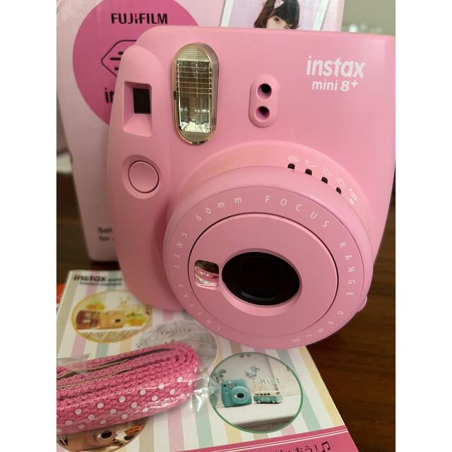 富士フイルム(フジフイルム)のチェキ　instax mini8+ スマホ/家電/カメラのカメラ(フィルムカメラ)の商品写真