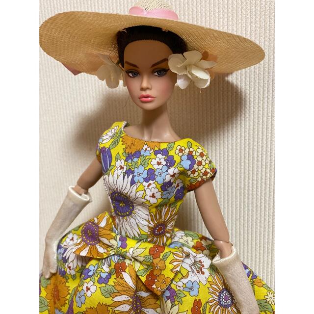 Barbie(バービー)のポチ母様専用　パリの恋人(オードリーヘプバーン)花柄ワンピース　 ハンドメイドのぬいぐるみ/人形(人形)の商品写真