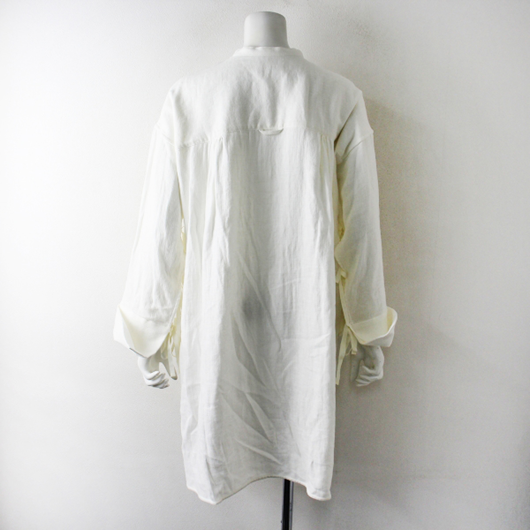 美品 定価4.1万 2021SS Uhr ウーア Side Open Atelier Shirts サイドオープン アトリエシャツ/オフホワイト-.【2400012863705】 レディースのトップス(シャツ/ブラウス(長袖/七分))の商品写真