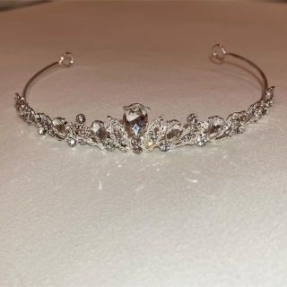 最終値下げ！結婚式　ティアラ　ジルコニア　ヘッドドレス　ヘアアクセ(ヘアアクセサリー)