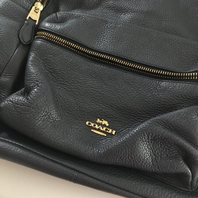 COACH(コーチ)のコーチcoach リュック　濃紺　上質の柔らかい本革　正規品　訳あり極美品 レディースのバッグ(リュック/バックパック)の商品写真