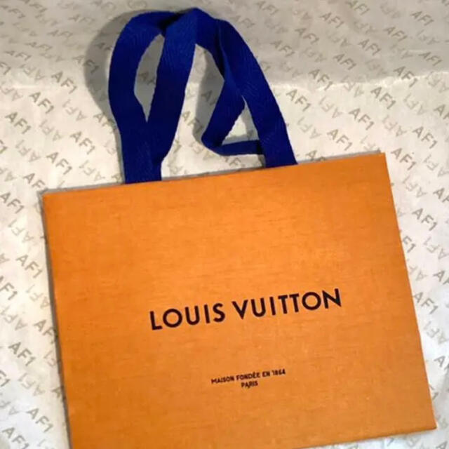 LOUIS VUITTON(ルイヴィトン)のルイヴィトン⭐︎香水 フレグランス サンプル⭐︎ ローズ・デ・ヴァン⭐︎紙袋付き コスメ/美容の香水(香水(女性用))の商品写真