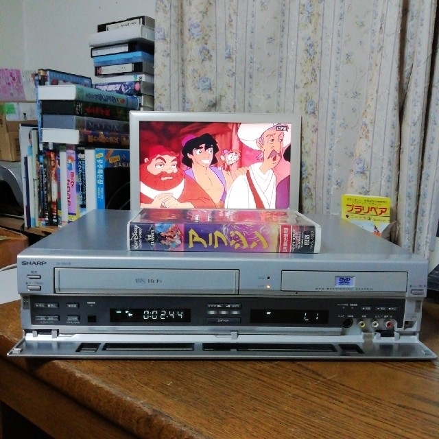 SHARP VHS/DVDレコーダー【DV-RW100】