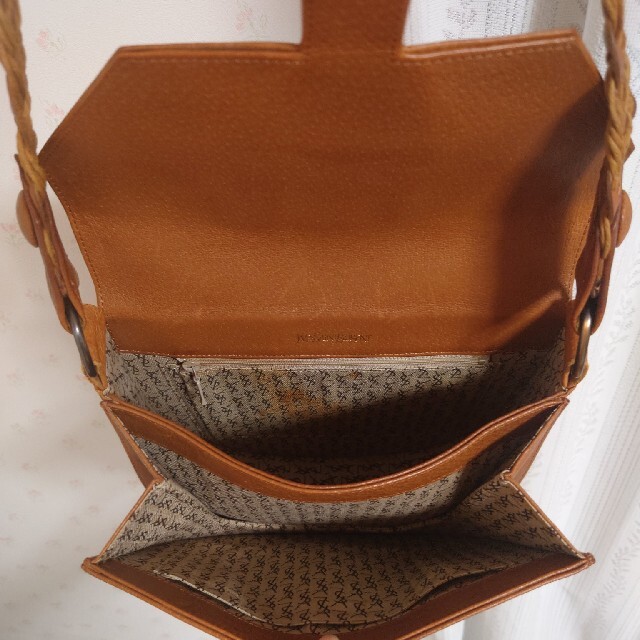 Yves Saint Laurent Beaute(イヴサンローランボーテ)のイヴサンローランショルダーバッグ レディースのバッグ(ショルダーバッグ)の商品写真