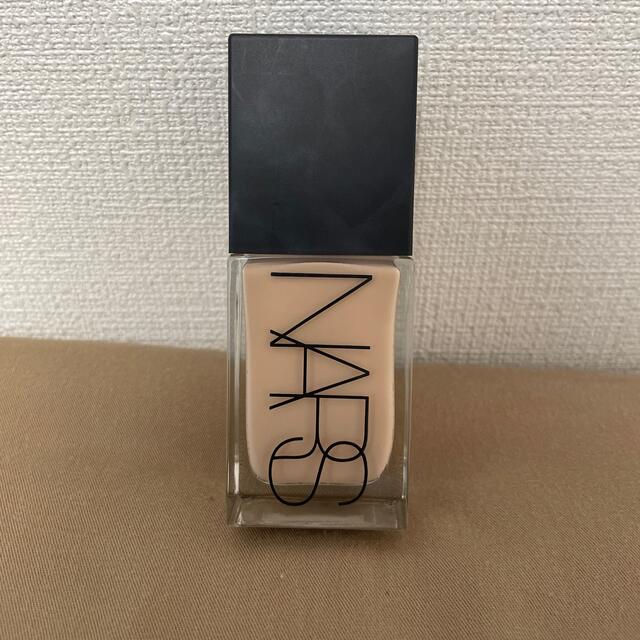 NARS ライトリフレクティングファンデーション 02166