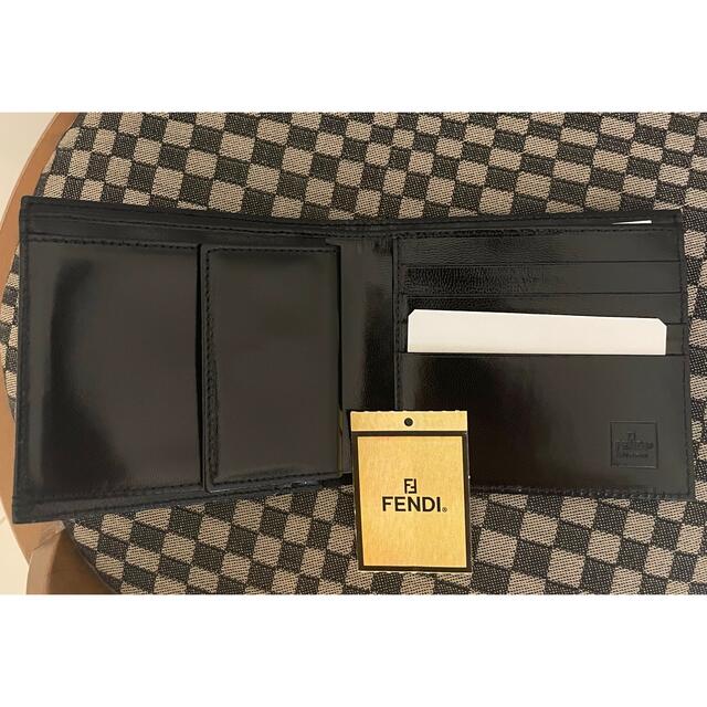 今だけ値下げ⭐︎FENDI  二つ折り財布　黒 1