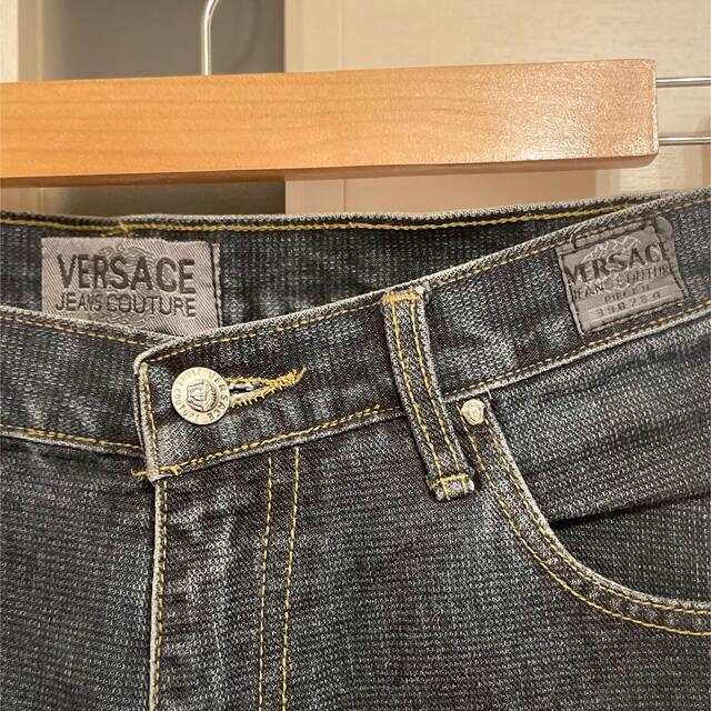 VERSACE(ヴェルサーチ)のヴェルサーチ　デニム【イタリア製】　週末限定値下 メンズのパンツ(デニム/ジーンズ)の商品写真