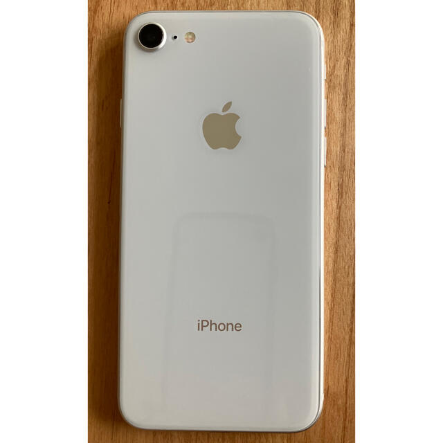 iPhone(アイフォーン)の【美品】iPhone8 64G スマホ/家電/カメラのスマートフォン/携帯電話(スマートフォン本体)の商品写真