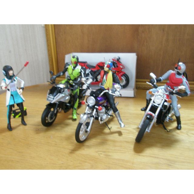 ホンダ(ホンダ)の1/12スケール　HONDA　CBR1000R（2005）NewRayToys製 エンタメ/ホビーのおもちゃ/ぬいぐるみ(模型/プラモデル)の商品写真