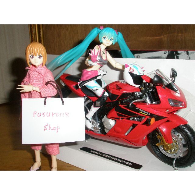 ホンダ(ホンダ)の1/12スケール　HONDA　CBR1000R（2005）NewRayToys製 エンタメ/ホビーのおもちゃ/ぬいぐるみ(模型/プラモデル)の商品写真