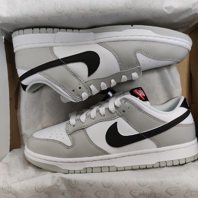 NIKE(ナイキ)のNike GS Dunk Low SE Lottery Grey Fog27.5 メンズの靴/シューズ(スニーカー)の商品写真