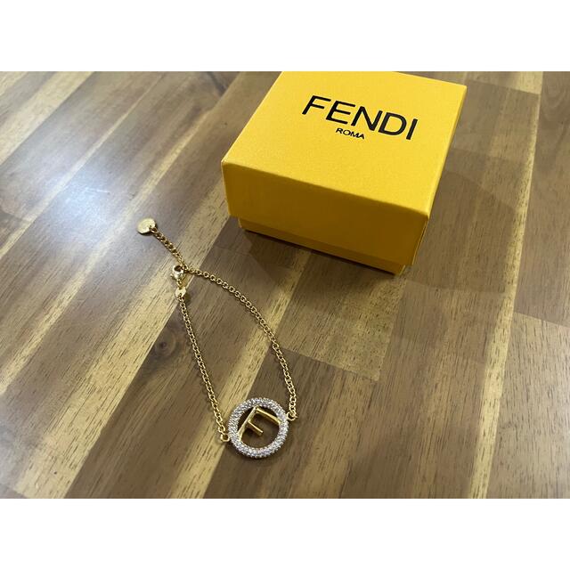 FENDI ブレスレット レディースのアクセサリー(ブレスレット/バングル)の商品写真