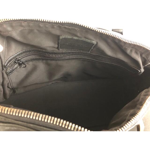 ISAMUKATAYAMA BACKLASH(イサムカタヤマバックラッシュ)のバックラッシュJPNステアタンニン製品染めボストンバッグ黒 メンズのバッグ(ボストンバッグ)の商品写真