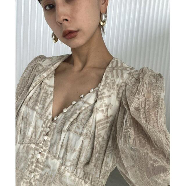 Ameri VINTAGE(アメリヴィンテージ)のMEDI PALACE EMBROIDERY DRESS レディースのワンピース(ロングワンピース/マキシワンピース)の商品写真