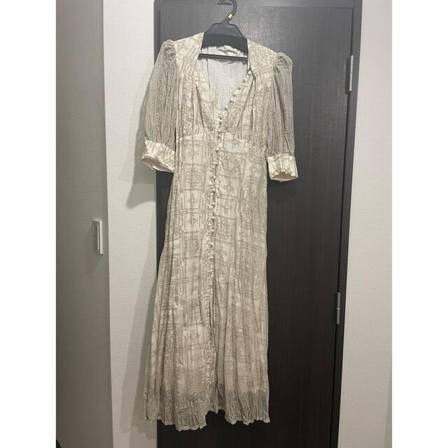 Ameri VINTAGE(アメリヴィンテージ)のMEDI PALACE EMBROIDERY DRESS レディースのワンピース(ロングワンピース/マキシワンピース)の商品写真