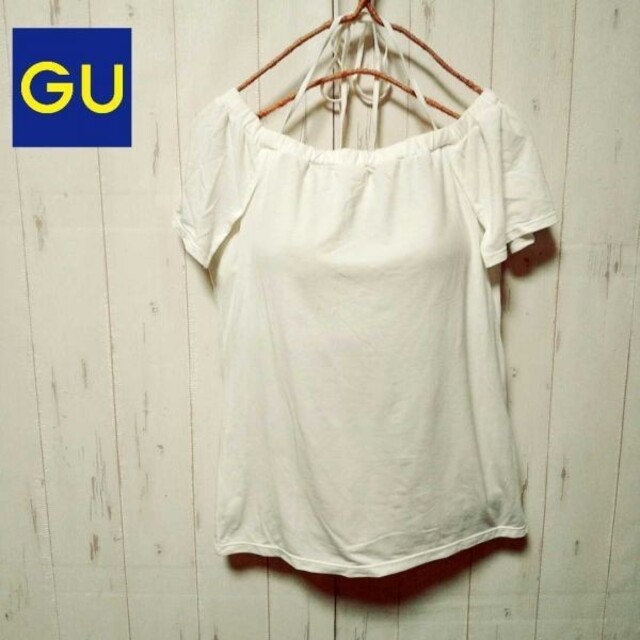 GU(ジーユー)のr0038【GU】WOMEN ブラフィール オフショルダーT（M/オフホワイト） レディースのトップス(Tシャツ(半袖/袖なし))の商品写真