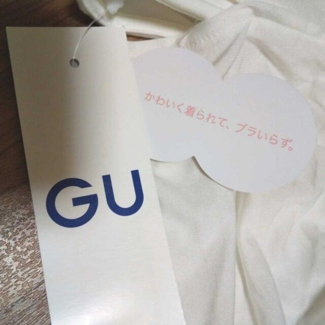 GU(ジーユー)のr0038【GU】WOMEN ブラフィール オフショルダーT（M/オフホワイト） レディースのトップス(Tシャツ(半袖/袖なし))の商品写真