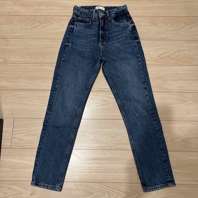 ZARA - Zara ハイライズ スリムデニム デニム 34 マムフィットの ZARA - Zara ハイライズ スリムデニム デニム 34 マムフィットの