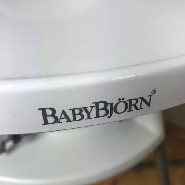 BABYBJORN(ベビービョルン)の★1脚★　ベビービョルン新仕様ハーネス付きハイチェア　1脚 インテリア/住まい/日用品の椅子/チェア(ハイバックチェア)の商品写真