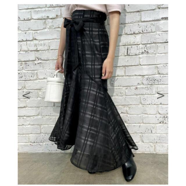 NICE CLAUP(ナイスクラップ)のラッフルマーメイドスカート ブラックシャドーチェック/M レディースのスカート(ロングスカート)の商品写真
