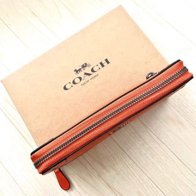 COACH(コーチ)の【正規品】コーチ　濃い　オレンジ　長財布　メンズ　ユニセックス メンズのファッション小物(長財布)の商品写真