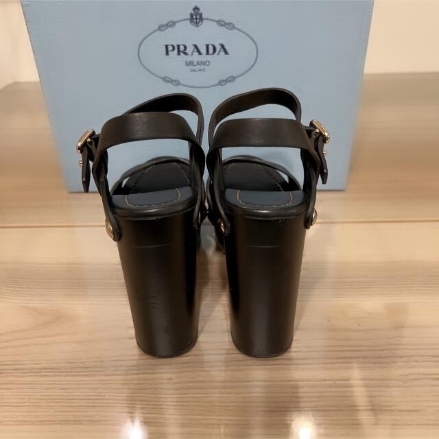 PRADA(プラダ)のPRADA 大人気 サンダル 百々千晴 36 レディースの靴/シューズ(サンダル)の商品写真