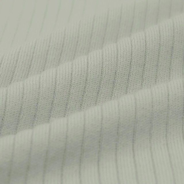 GU(ジーユー)の新品 GU UVカットウォッシャブルVネックセーター ノースリーブ 薄緑 L レディースのトップス(ニット/セーター)の商品写真