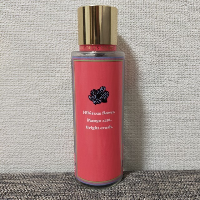 Victoria's Secret(ヴィクトリアズシークレット)のVICTORIA’S SECRET　PUNCHY BLOOMS ボディースプレー コスメ/美容の香水(香水(女性用))の商品写真