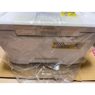 シマノ(SHIMANO)のシマノ　30L 30-Vウルトラプレミアム　クーラーボックス(その他)