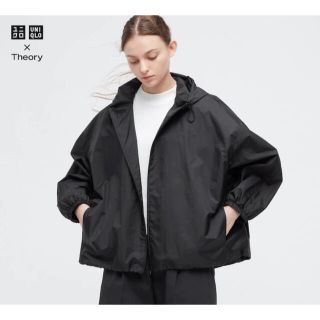 ユニクロ(UNIQLO)の完売　Theory✖️UNIQLO ユニクロ　セオリー　ナイロンパーカー L(パーカー)