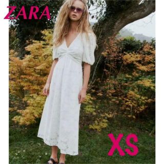 ザラ(ZARA)の【1日限定値下げ中！】ZARA 新品未使用 カットワーク刺繍ワンピース XS(ロングワンピース/マキシワンピース)