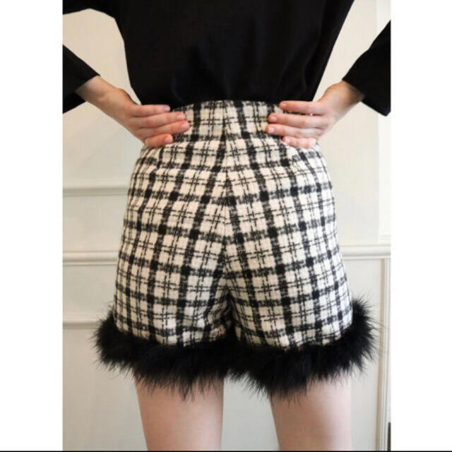 épine(エピヌ)のepine check tweed fur short pants  レディースのパンツ(ショートパンツ)の商品写真