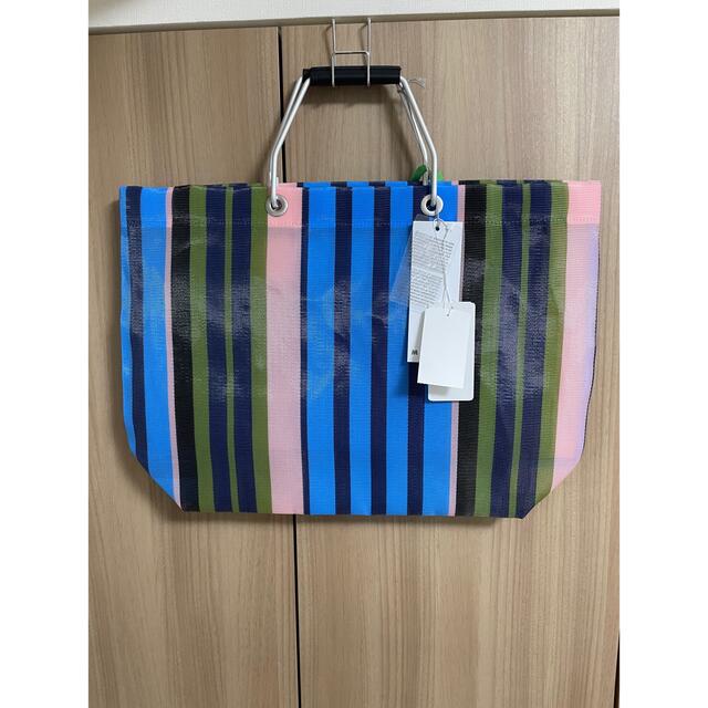 新品即完売MARNIマルニカフェストライプバッグブルーミックス