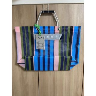 新品即完売MARNIマルニカフェストライプバッグブルーミックス