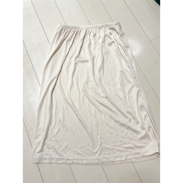 Lily Brown(リリーブラウン)の【新品未使用】LILY BROWN 光沢シアースカート ホワイト レディースのスカート(ロングスカート)の商品写真
