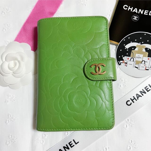 シャネル　CHANEL 二つ折り　財布　カメリア