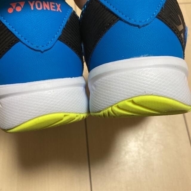 YONEX(ヨネックス)のヨネックス　yonex  ジュニア　テニスシューズ　22  パワークッション スポーツ/アウトドアのテニス(シューズ)の商品写真